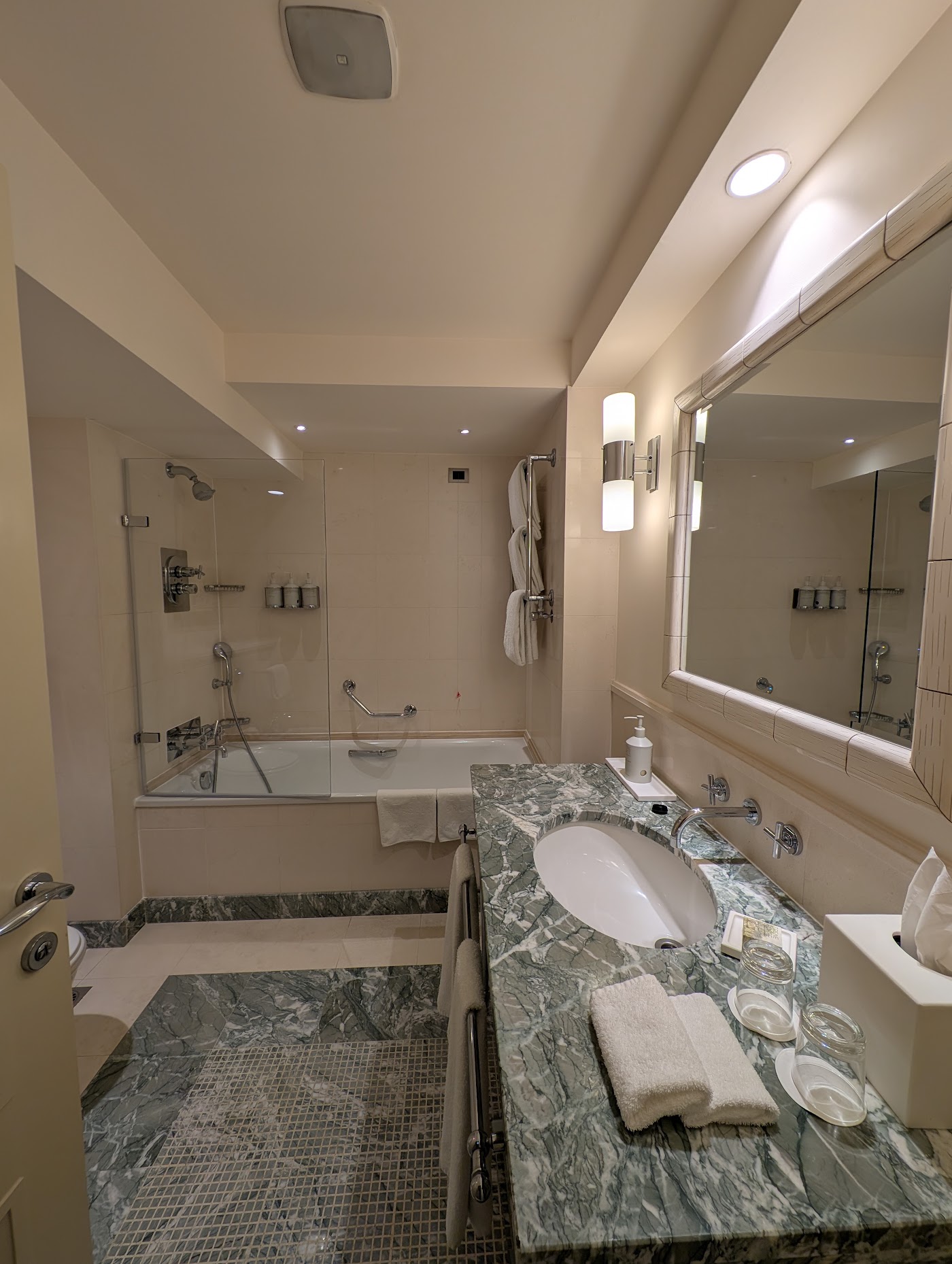 Hotel Amigo, a Rocco Forte Hotel, dog-friendly hotel, photo 4