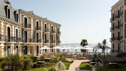 Hôtel Barrière Le Grand Hôtel Dinard, dog-friendly hotel, photo 2