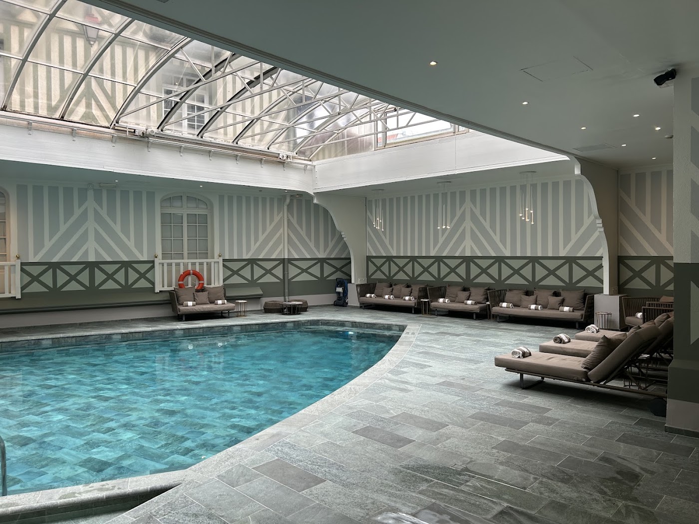 Hôtel Barrière Le Normandy, dog-friendly hotel, photo 4