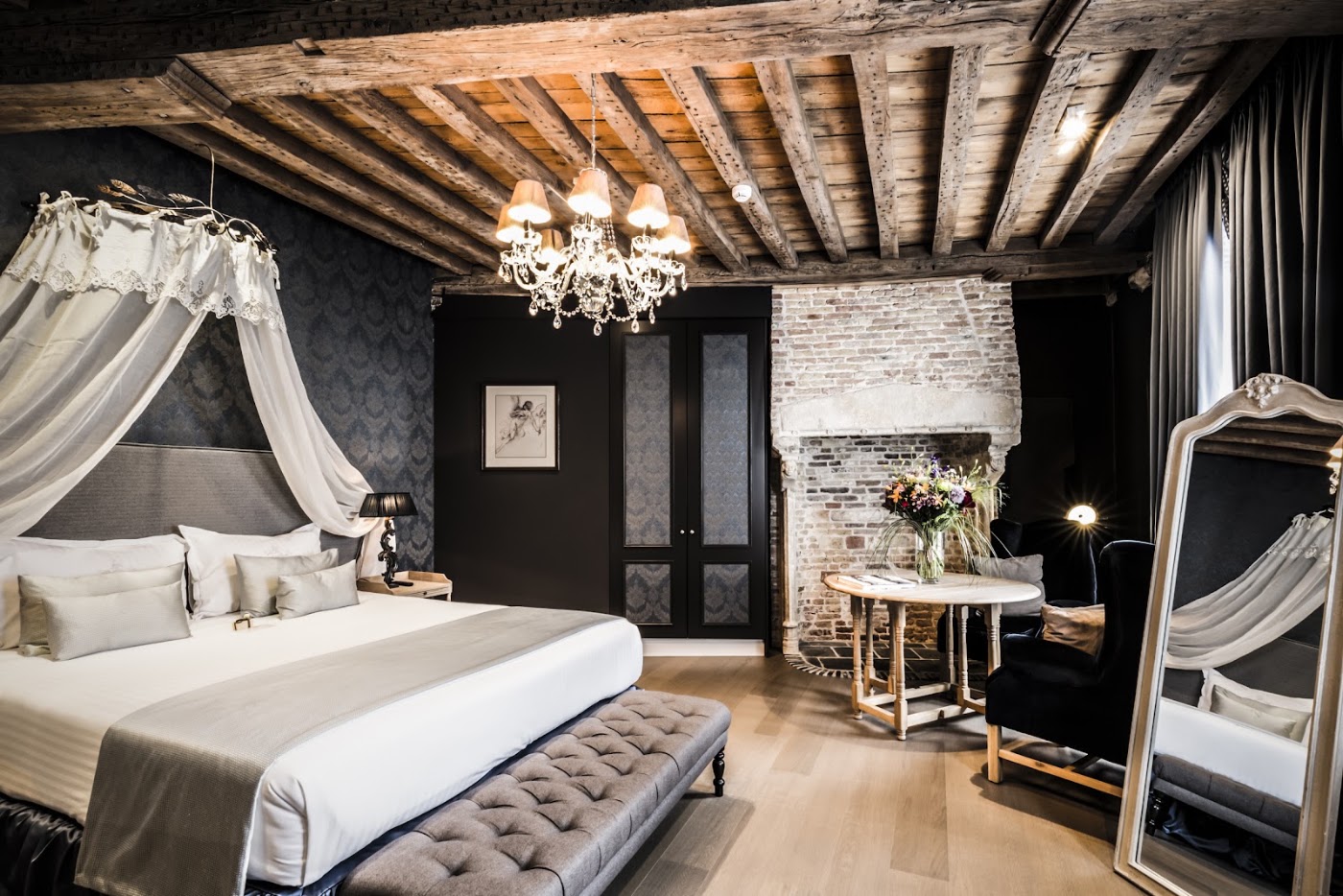 Hotel de Castillion, dog-friendly hotel, photo 3