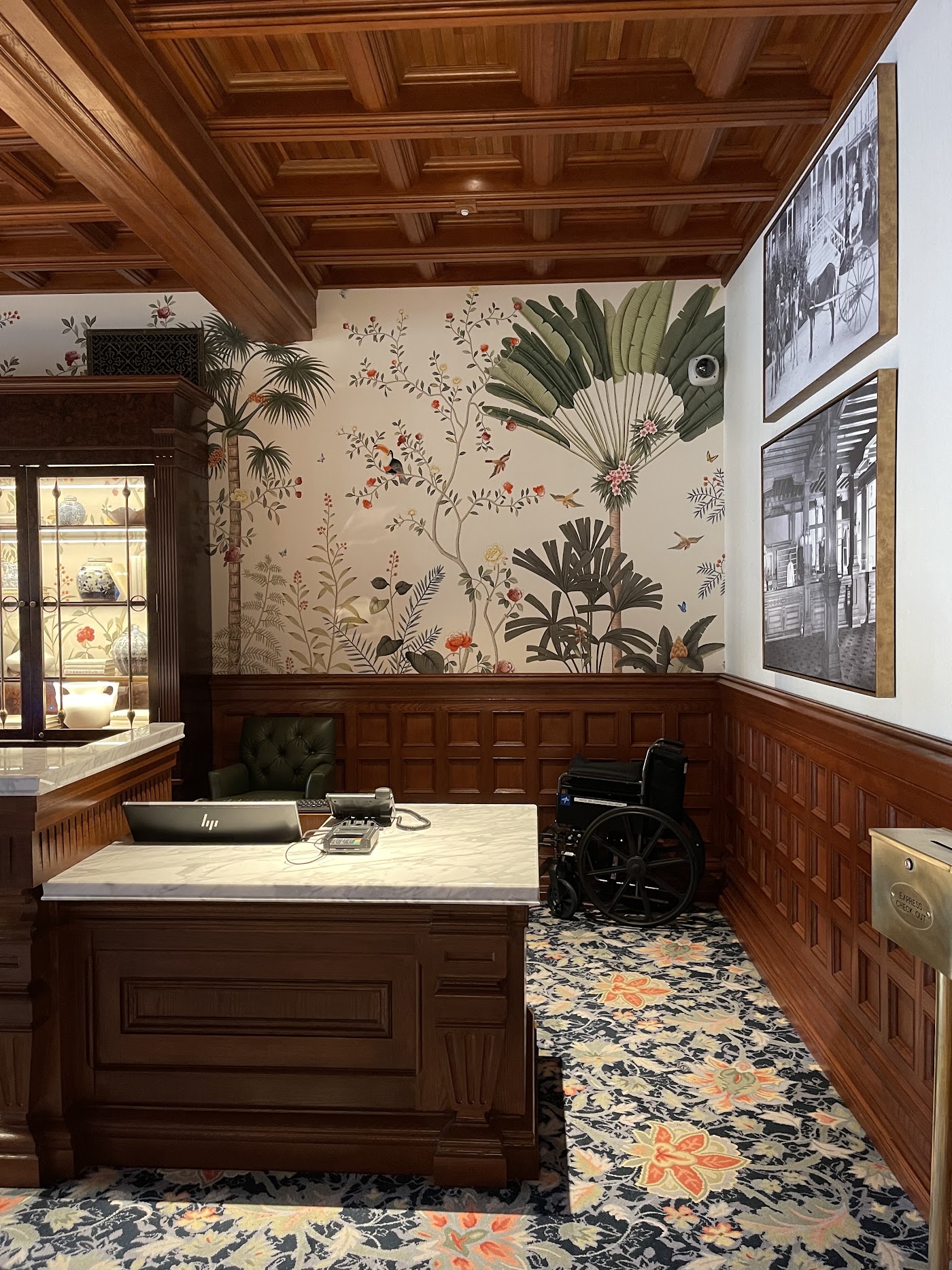Hotel del Coronado, Curio Collection by Hilton, dog-friendly hotel, photo 5