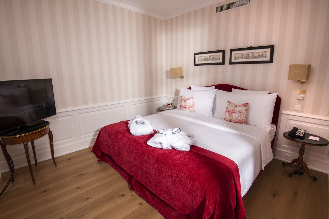 Hôtel des Trois Couronnes, dog-friendly hotel, photo 3