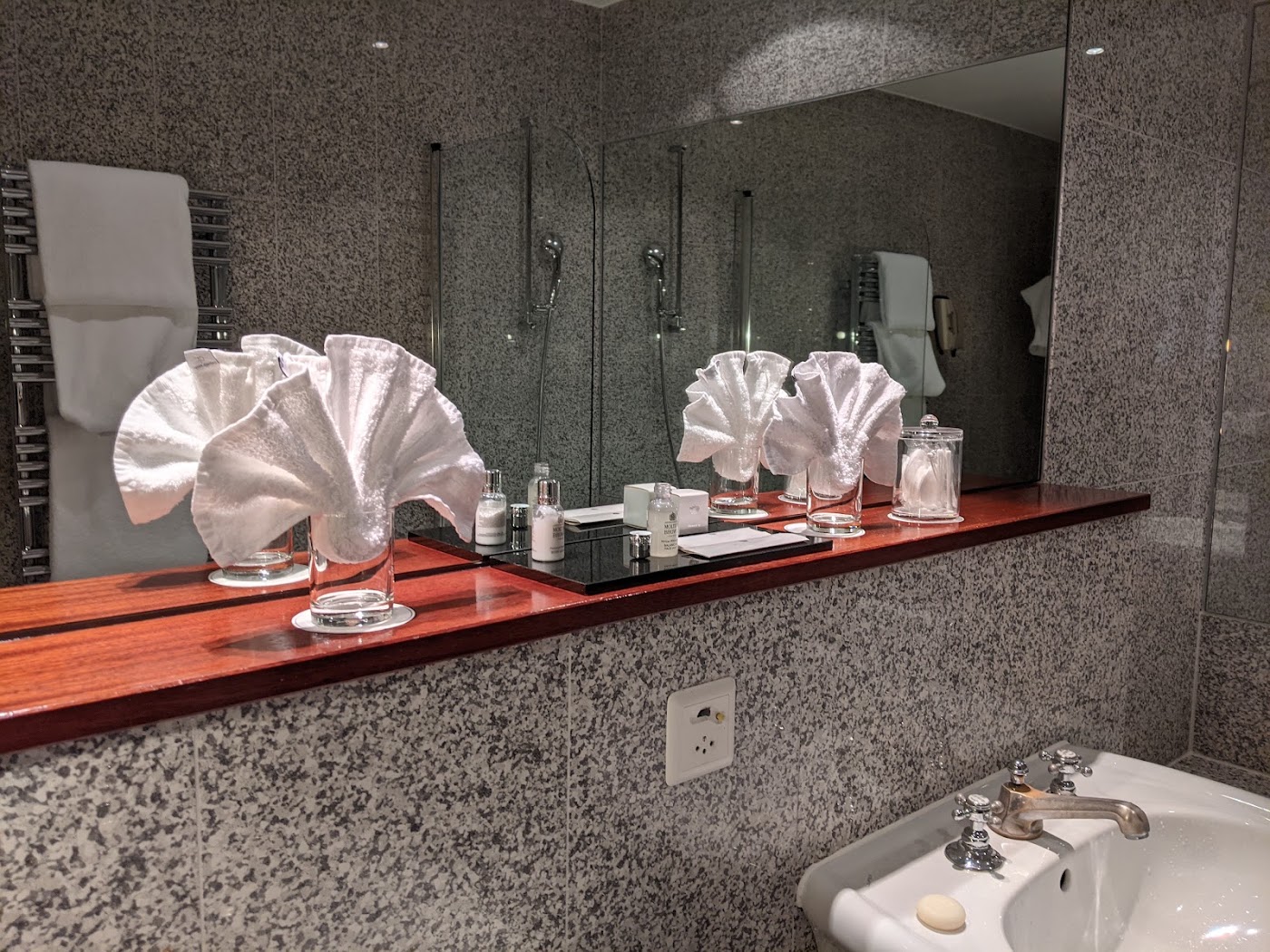 Hôtel des Trois Couronnes, dog-friendly hotel, photo 5