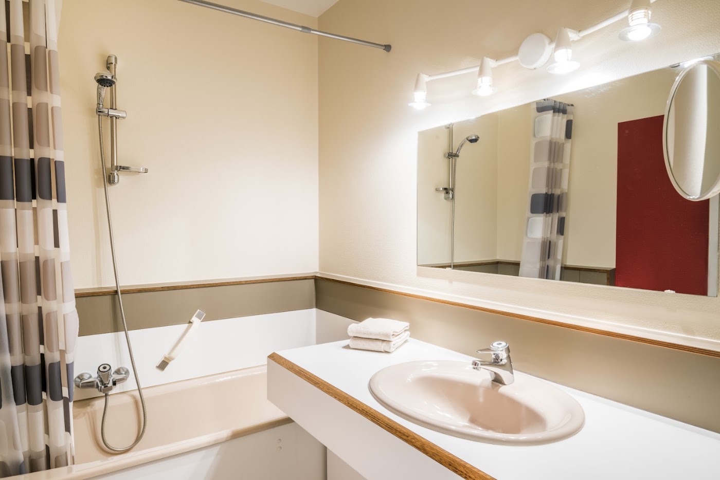 Hotel Le Cigalon, dog-friendly hotel, photo 4