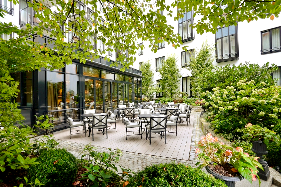 Hotel München Palace, dog-friendly hotel in Munich