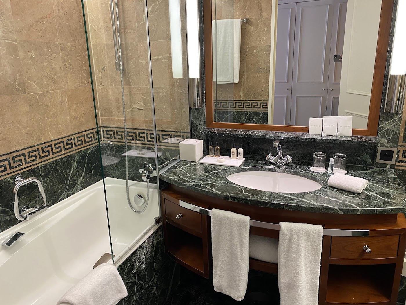 Hotel President Wilson, a Luxury Collection Hotel, Geneva, dog-friendly hotel, photo 5