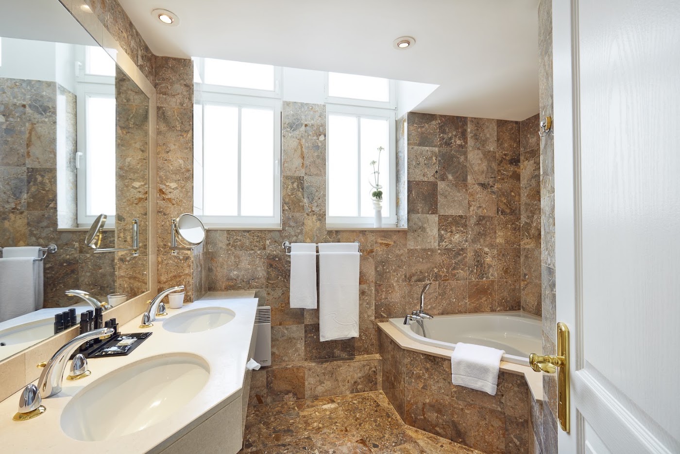 Hotel Regent Contades, dog-friendly hotel, photo 4