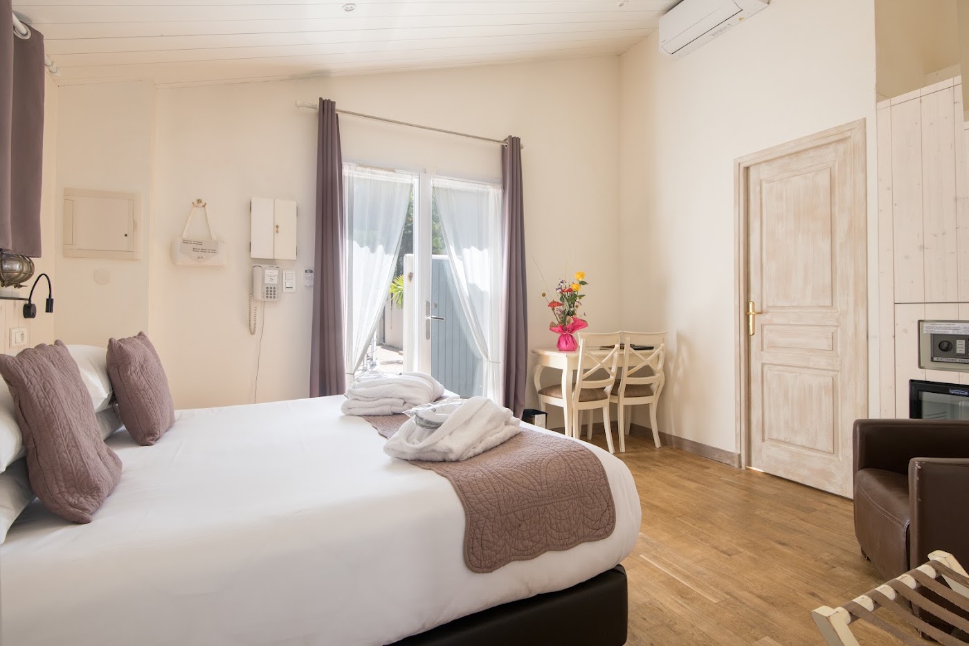 Hôtel Restaurant & Spa Plaisir, dog-friendly hotel, photo 3