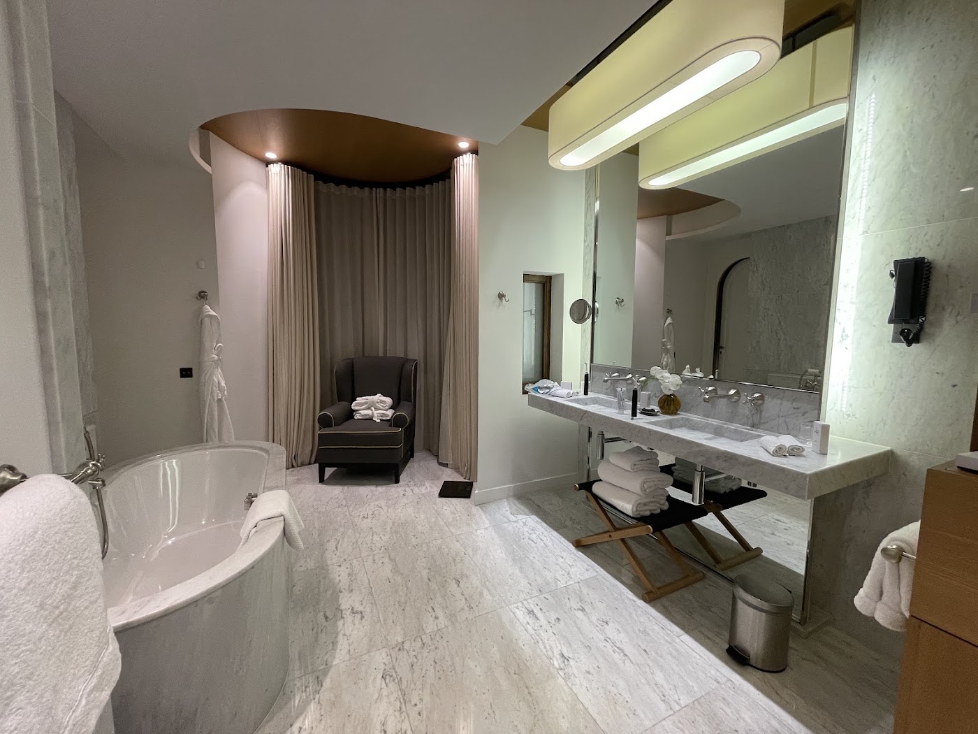 Hôtel Royal, Evian Resort, dog-friendly hotel, photo 5