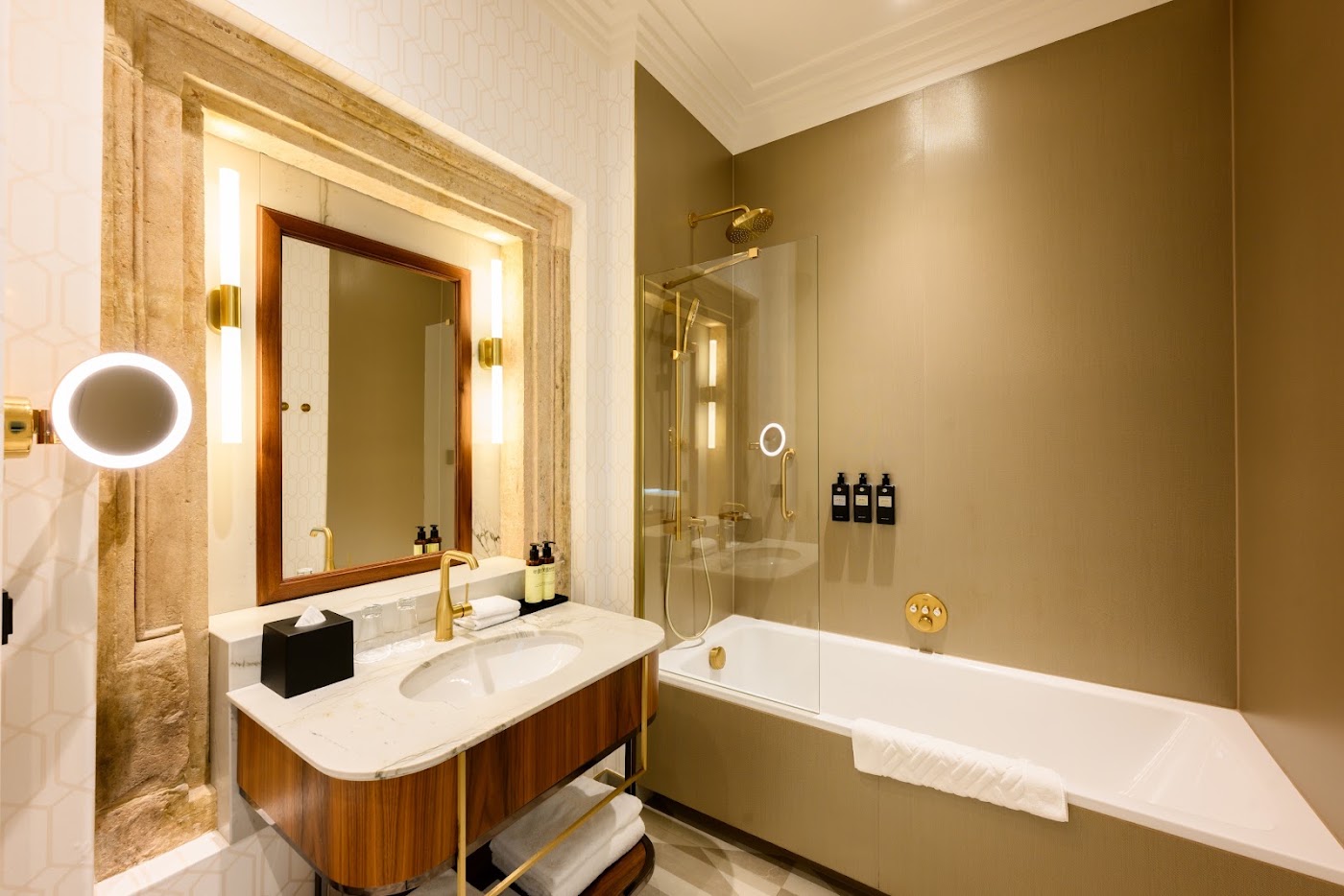 Hotel Saski Krakow, Curio Collection by Hilton, dog-friendly hotel, photo 4
