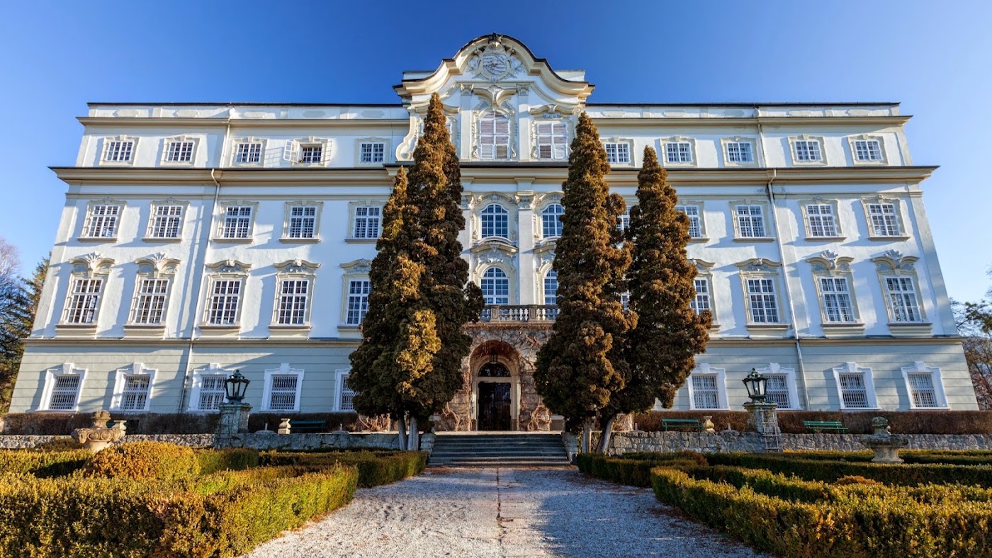 Hotel Schloss Leopoldskron, dog-friendly hotel, photo 3