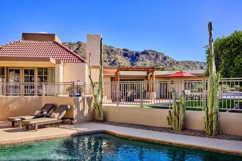 JW Marriott Scottsdale Camelback Inn Resort & Spa, dog-friendly hotel, photo 2