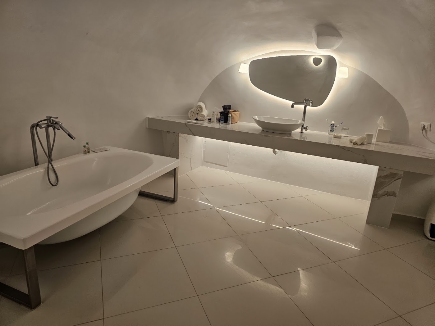 Katikies Chromata Santorini, dog-friendly hotel, photo 5