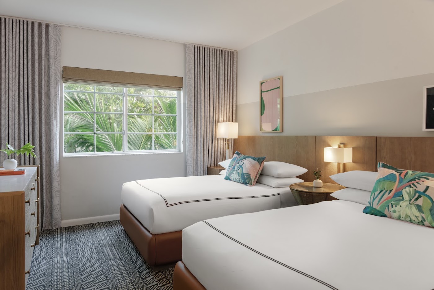 Kimpton Surfcomber Hotel, dog-friendly hotel, photo 3