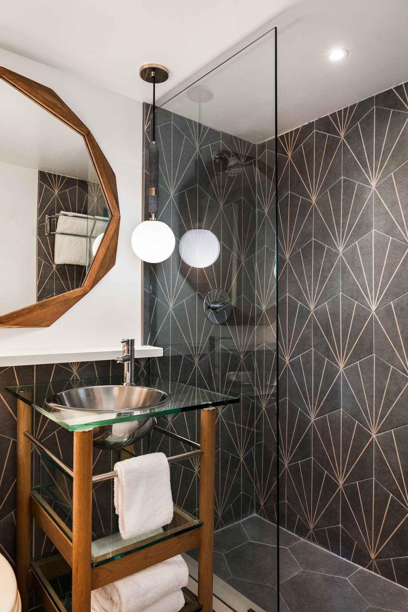 Kimpton Surfcomber Hotel, dog-friendly hotel, photo 5