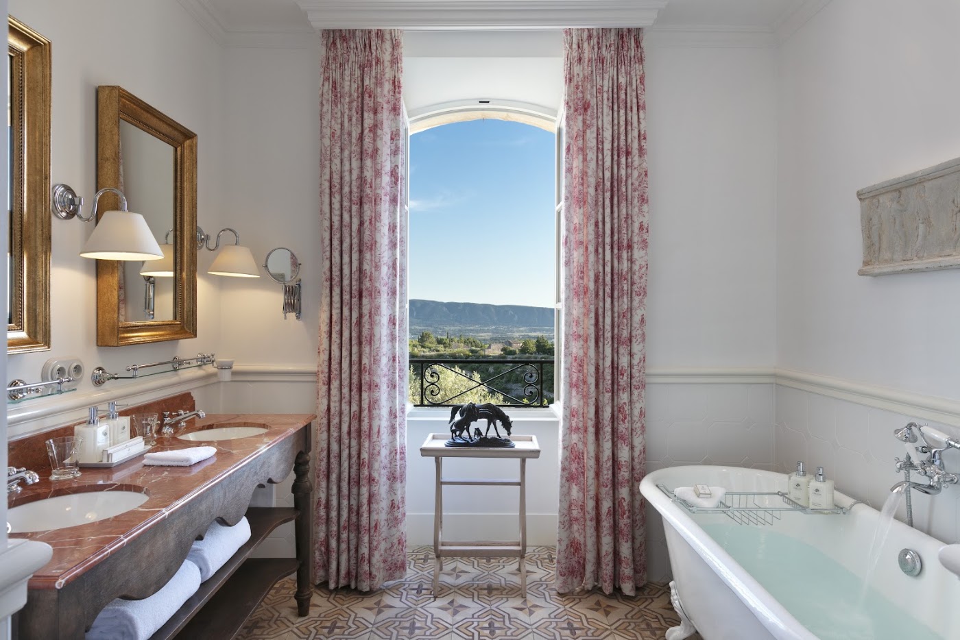 La Bastide de Gordes, dog-friendly hotel, photo 5