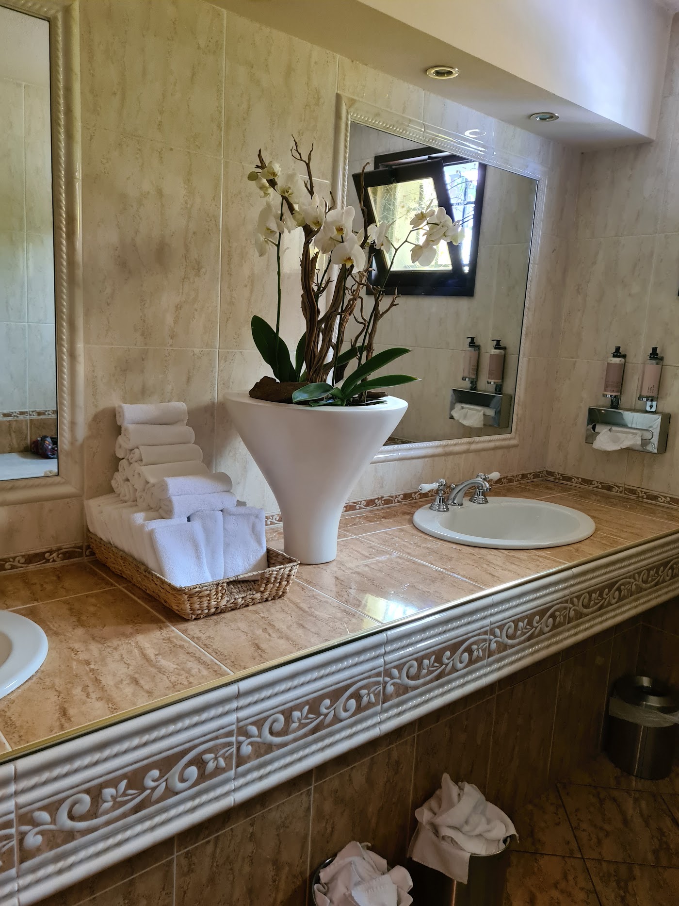 L'Abbaye de Talloires, dog-friendly hotel, photo 4