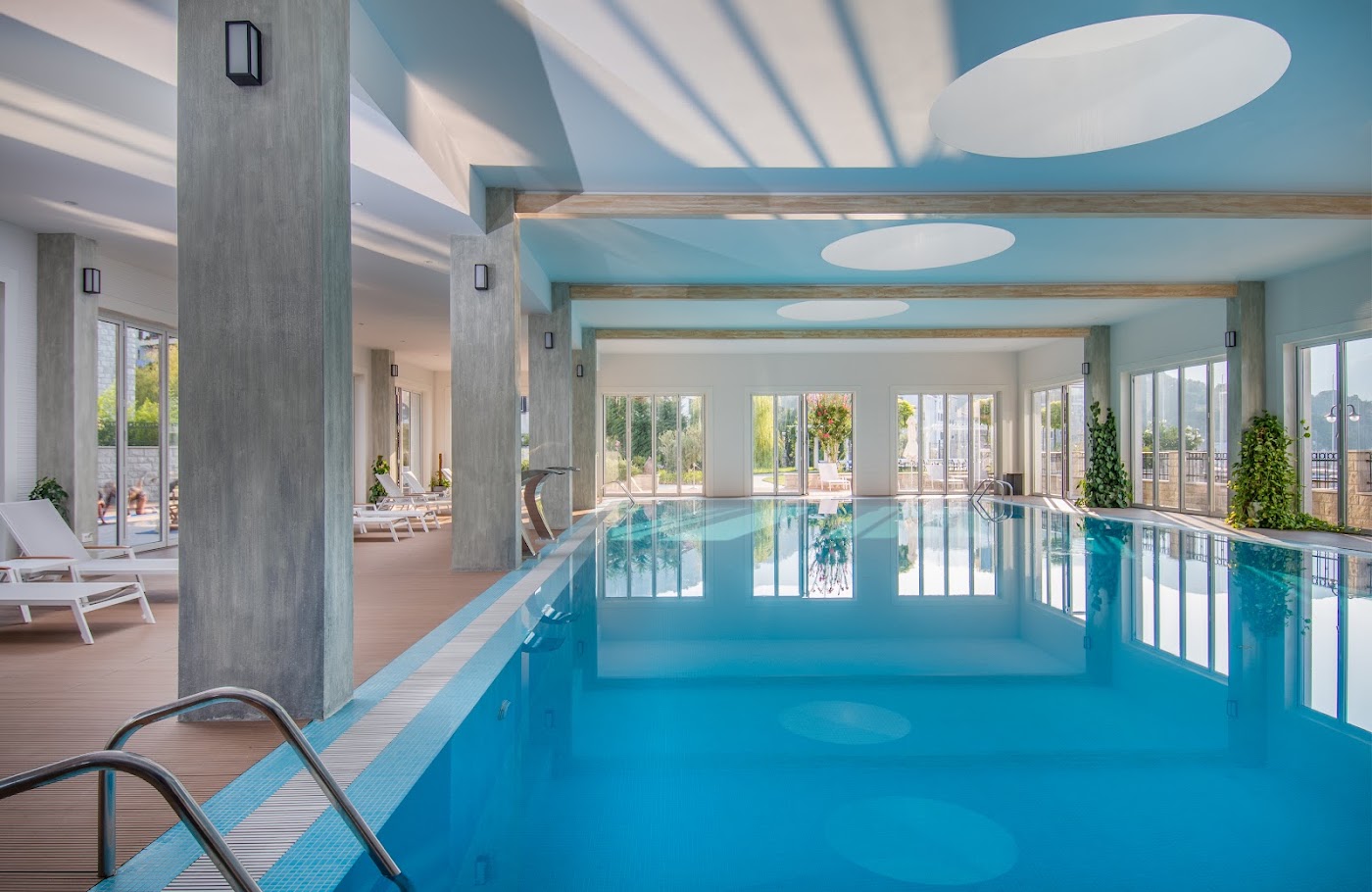 Lazure Hotel & Marina, dog-friendly hotel, photo 4