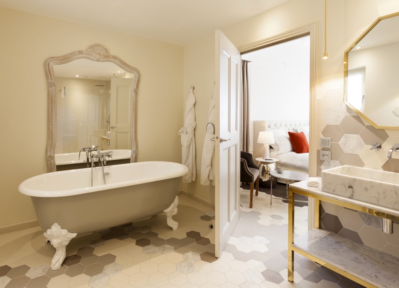 Le Mas des Herbes Blanches, dog-friendly hotel, photo 5