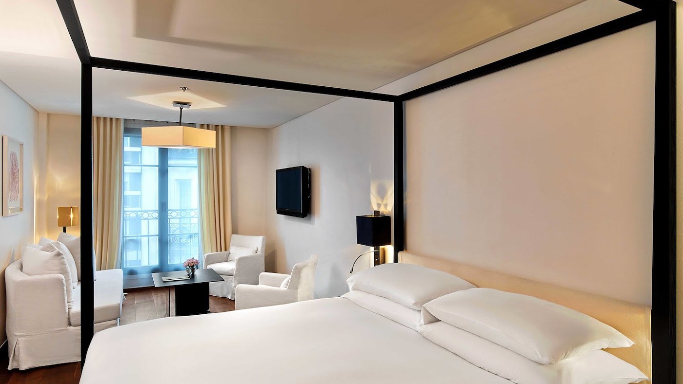 Le Metropolitan Paris Tour Eiffel, dog-friendly hotel, photo 2