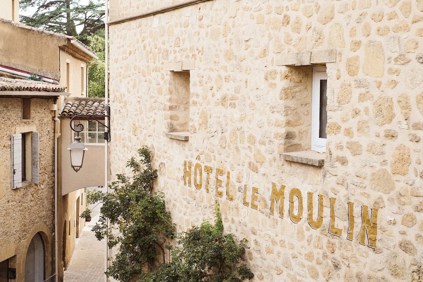 Le Moulin, Lourmarin, dog-friendly hotel in Luberon and the Alpilles