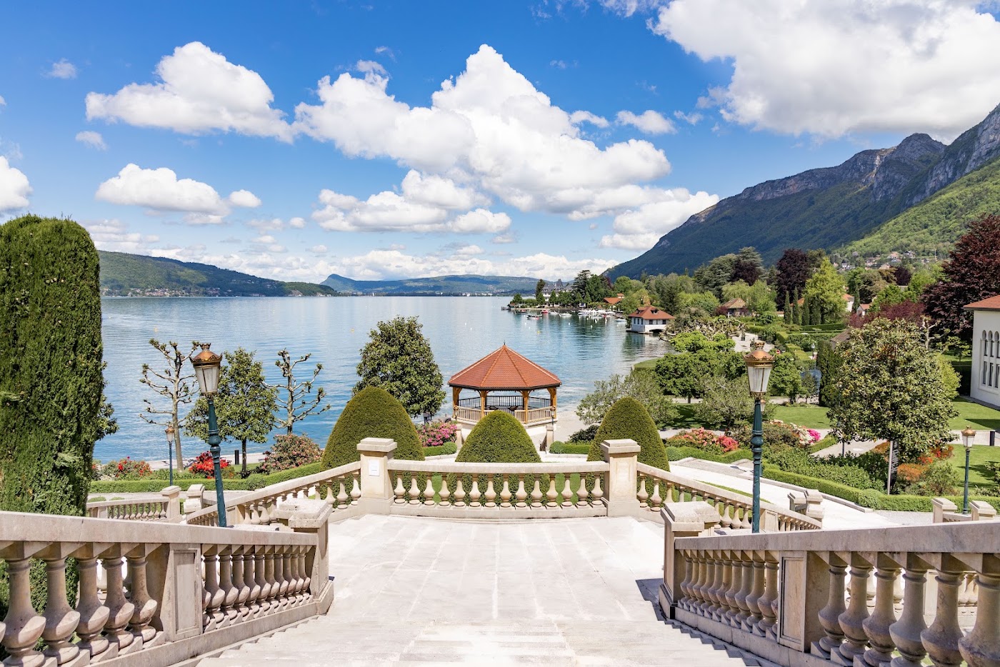 Le Palace de Menthon, dog-friendly hotel in Annecy and Evian