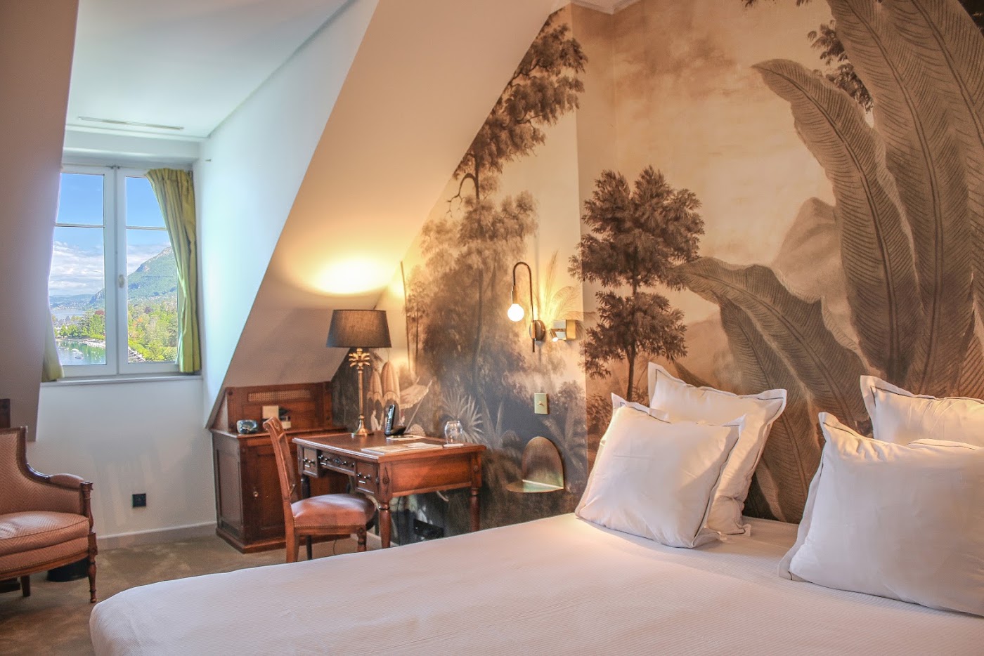 Le Palace de Menthon, dog-friendly hotel, photo 2