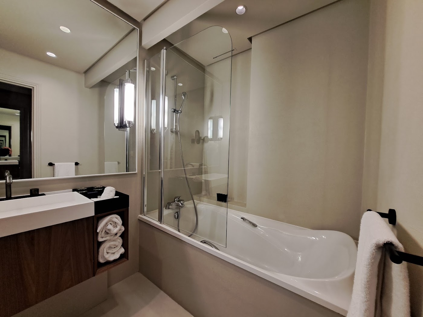 Le Palace de Menthon, dog-friendly hotel, photo 4