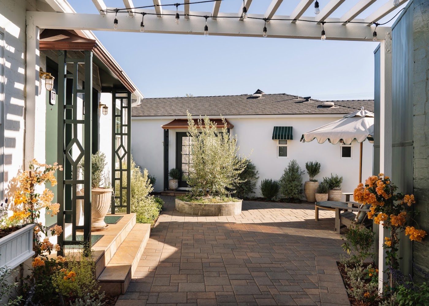 Le Petit Pali Brentwood, dog-friendly hotel, photo 2