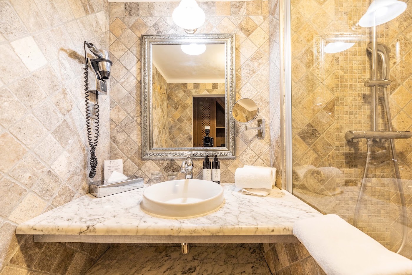 Le Roi Théodore, dog-friendly hotel, photo 5