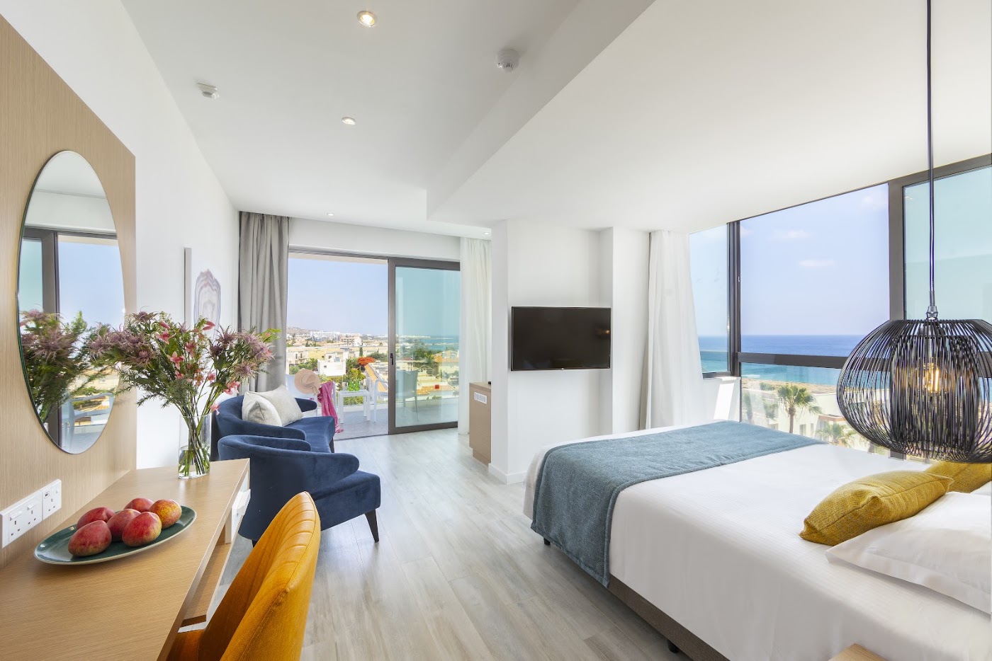 Leonardo Crystal Cove Hotel & Spa by the Sea, dog-friendly hotel, photo 2
