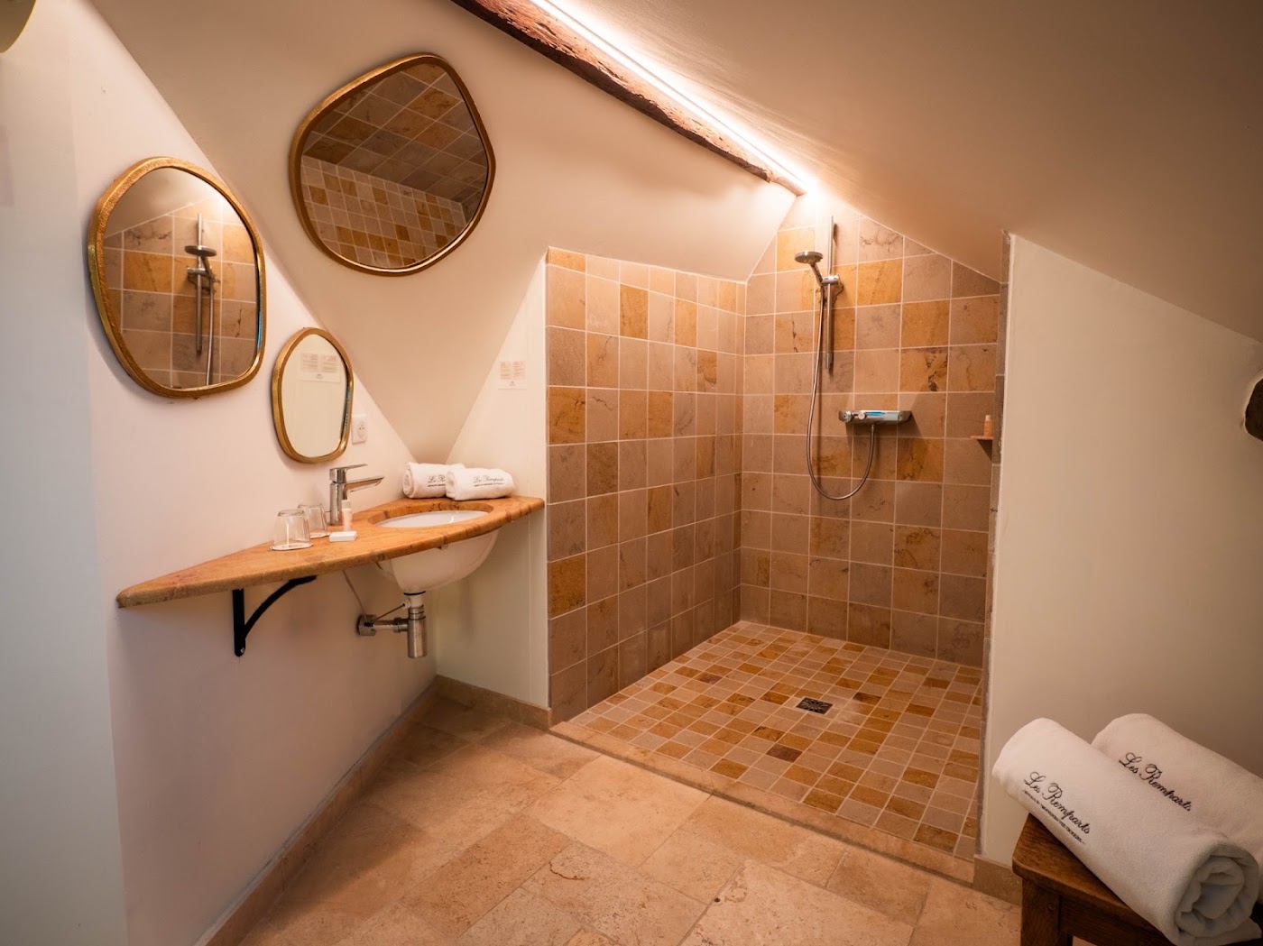 Les Remparts Hôtels & Demeures Historiques, dog-friendly hotel, photo 4