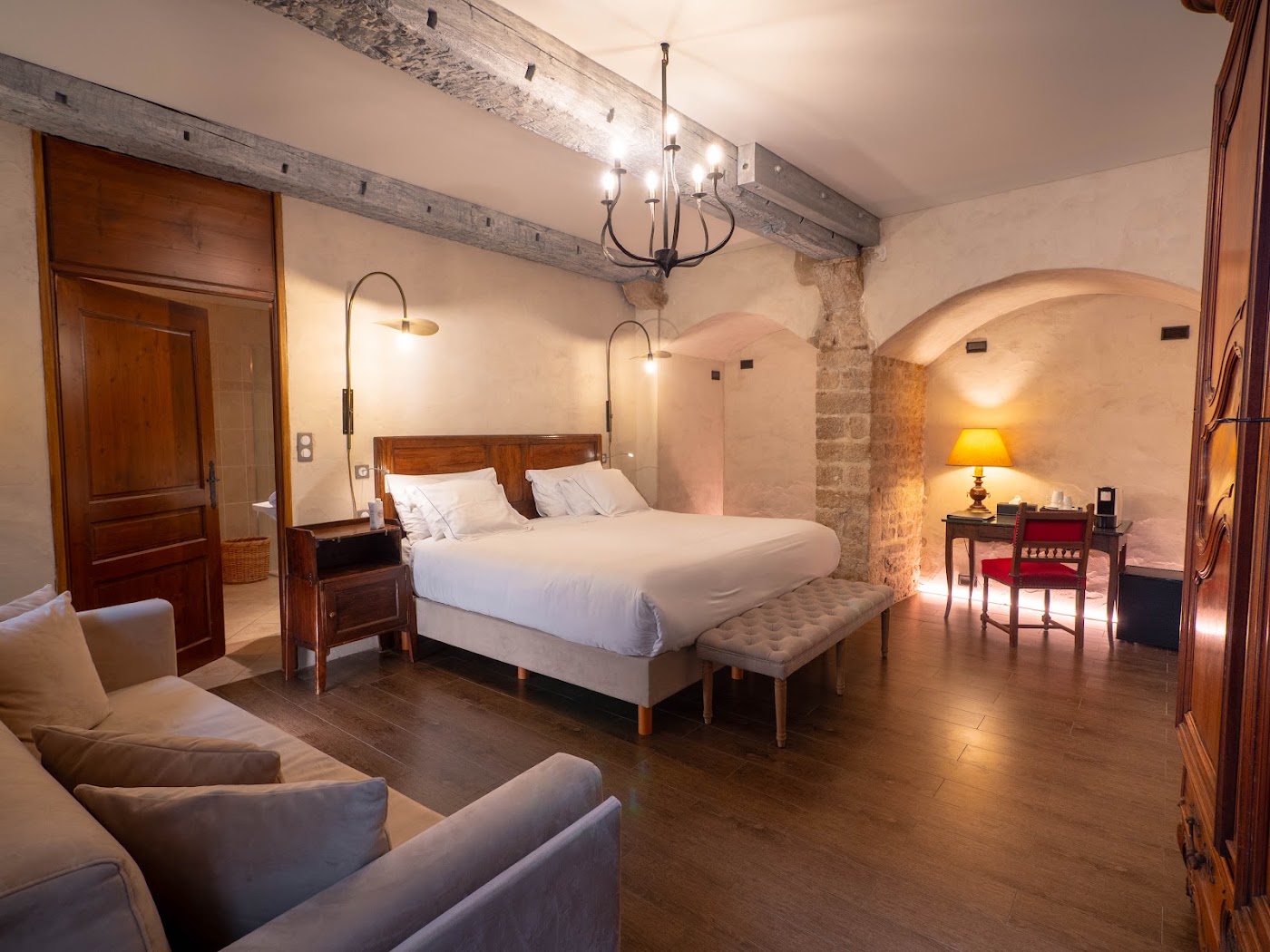 Les Remparts Hôtels & Demeures Historiques, dog-friendly hotel, photo 5