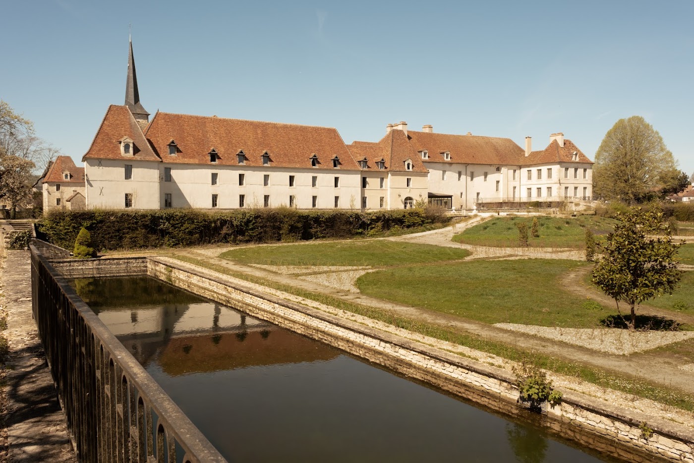 Les Sources de Vougeot, dog-friendly hotel in Burgundy