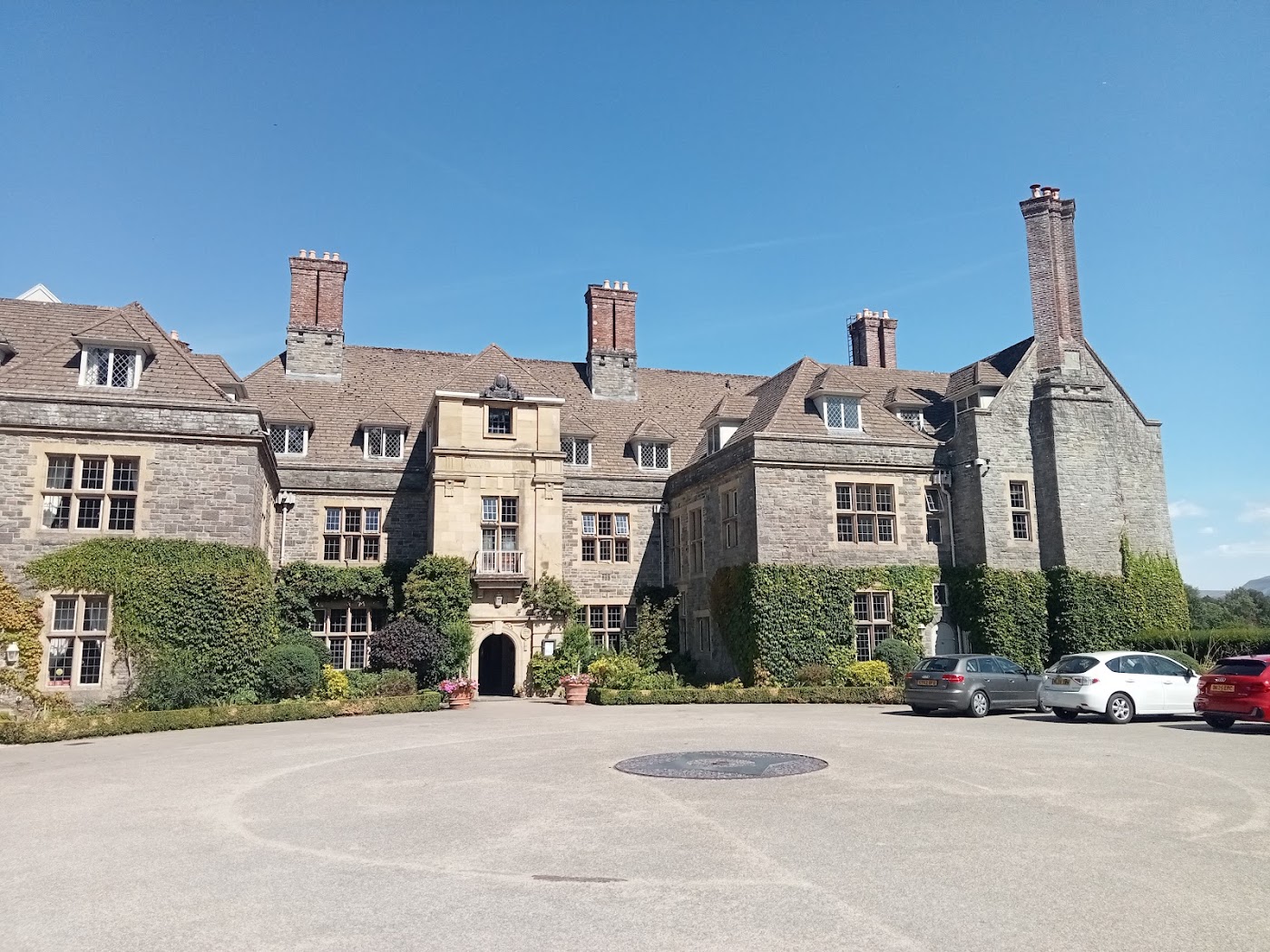 Llangoed Hall, dog-friendly hotel, photo 2