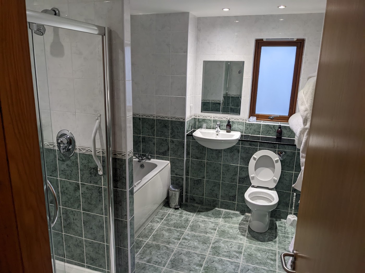 Lochardil House, dog-friendly hotel, photo 3