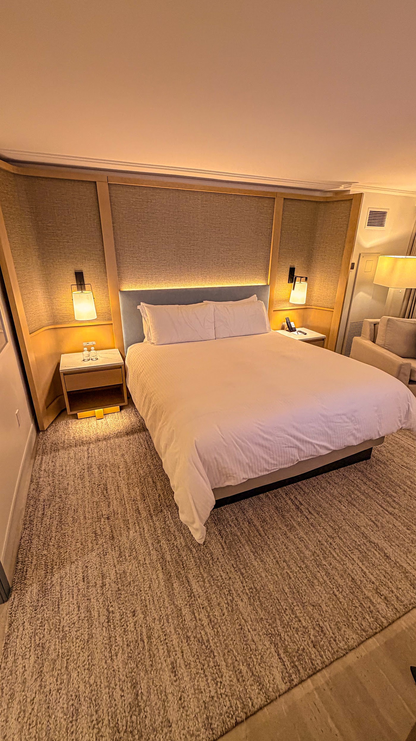 Loews Miami Beach Hotel, dog-friendly hotel, photo 3
