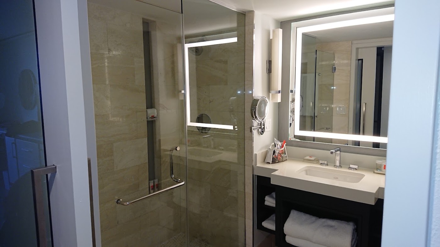Loews Miami Beach Hotel, dog-friendly hotel, photo 5