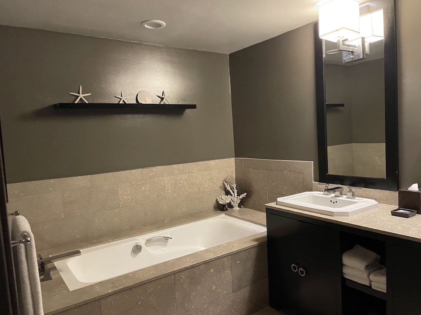Luxe Sunset Boulevard Hotel, dog-friendly hotel, photo 5