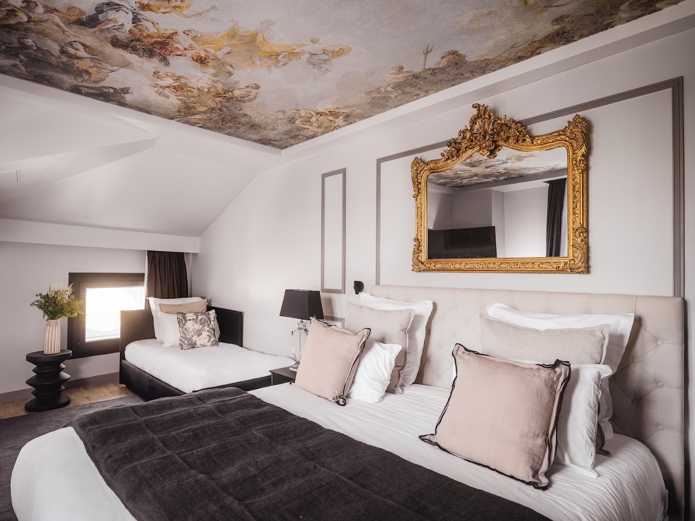 Maisons du Monde Hôtel & Suites La Rochelle Vieux Port, dog-friendly hotel, photo 2