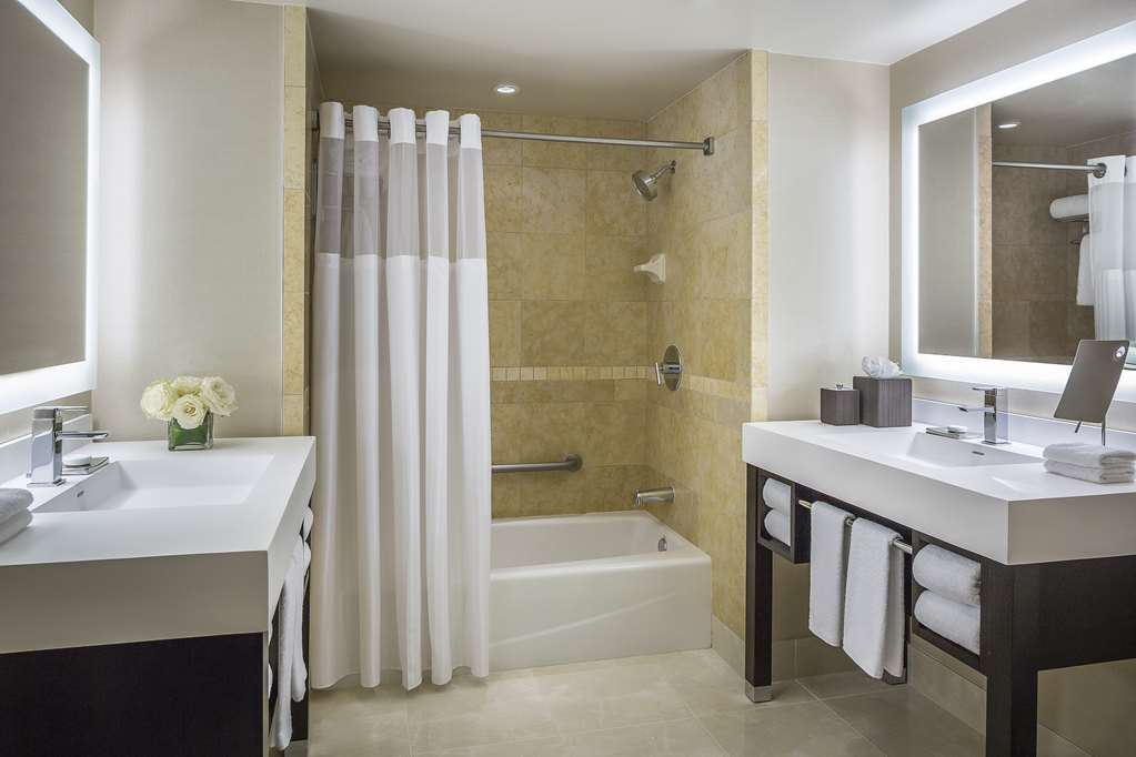 Manchester Grand Hyatt San Diego, dog-friendly hotel, photo 3