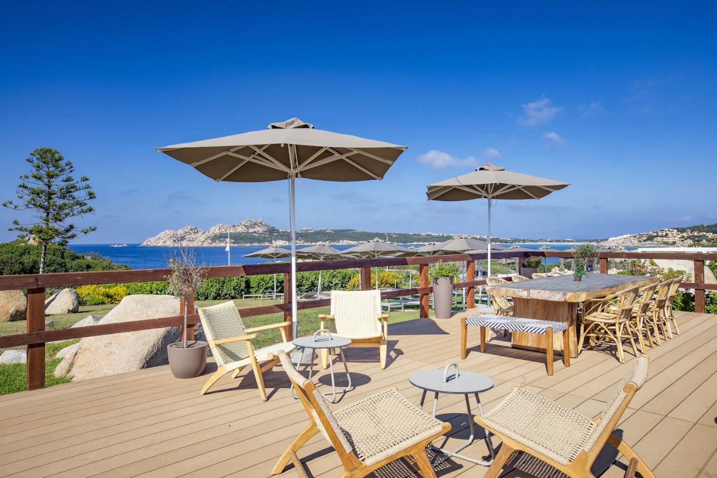 Mangia's Santa Teresa Sardinia, Curio Collection by Hilton, dog-friendly hotel, photo 2