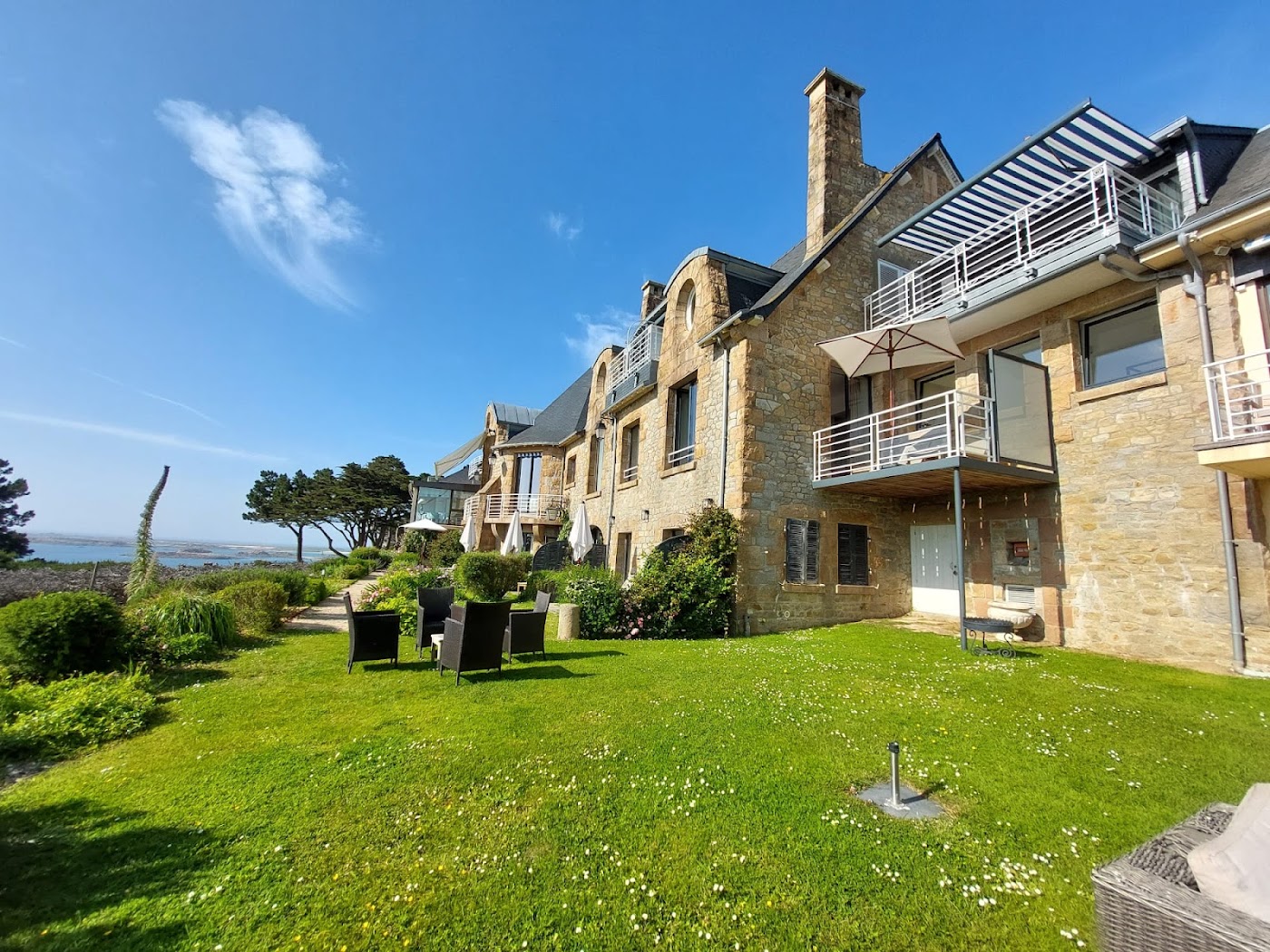 Manoir de Lan Kerellec, dog-friendly hotel in Brittany