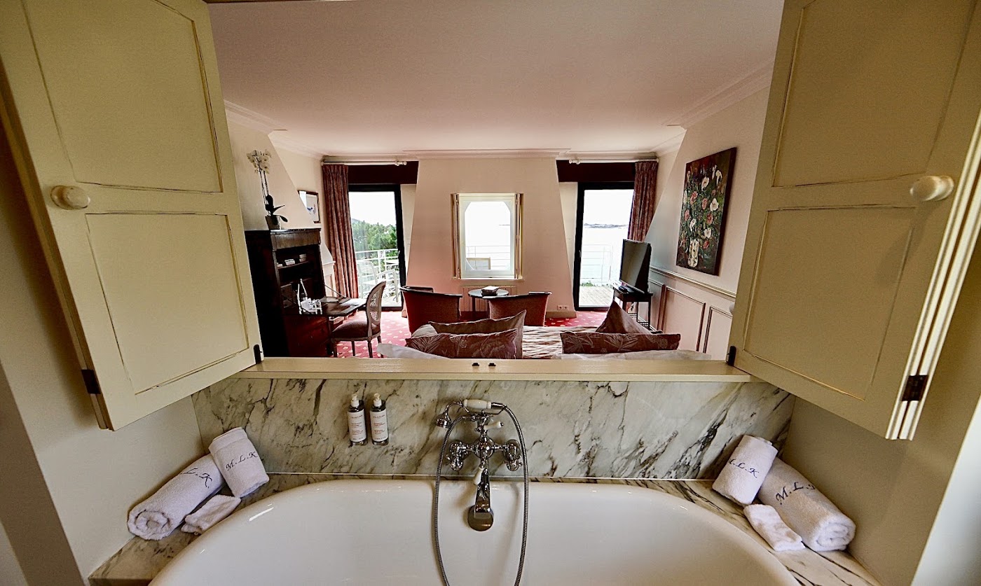 Manoir de Lan Kerellec, dog-friendly hotel, photo 3