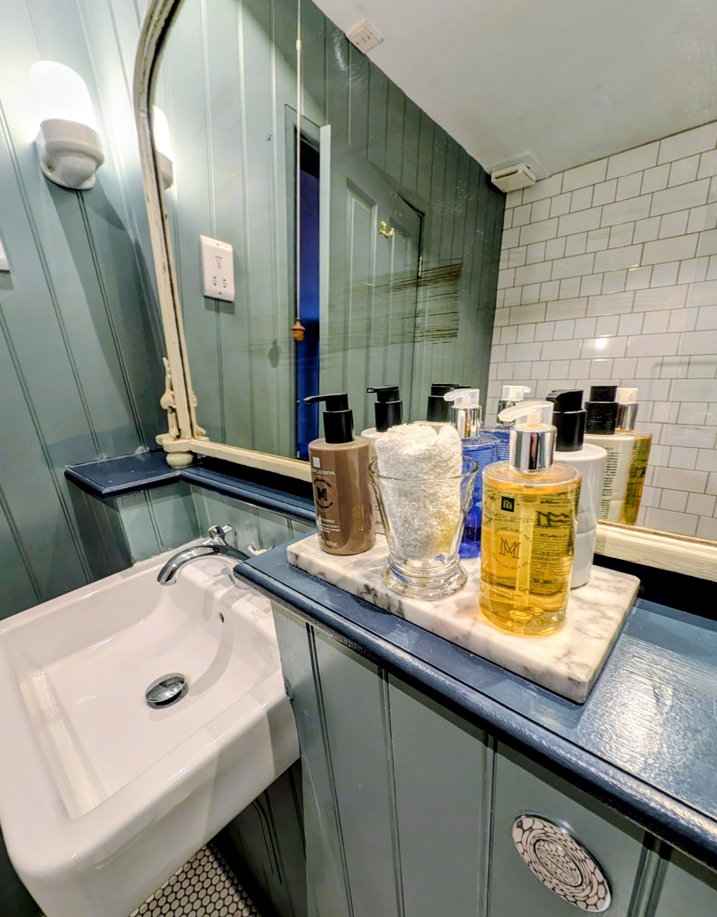 Merchants Manor, dog-friendly hotel, photo 4