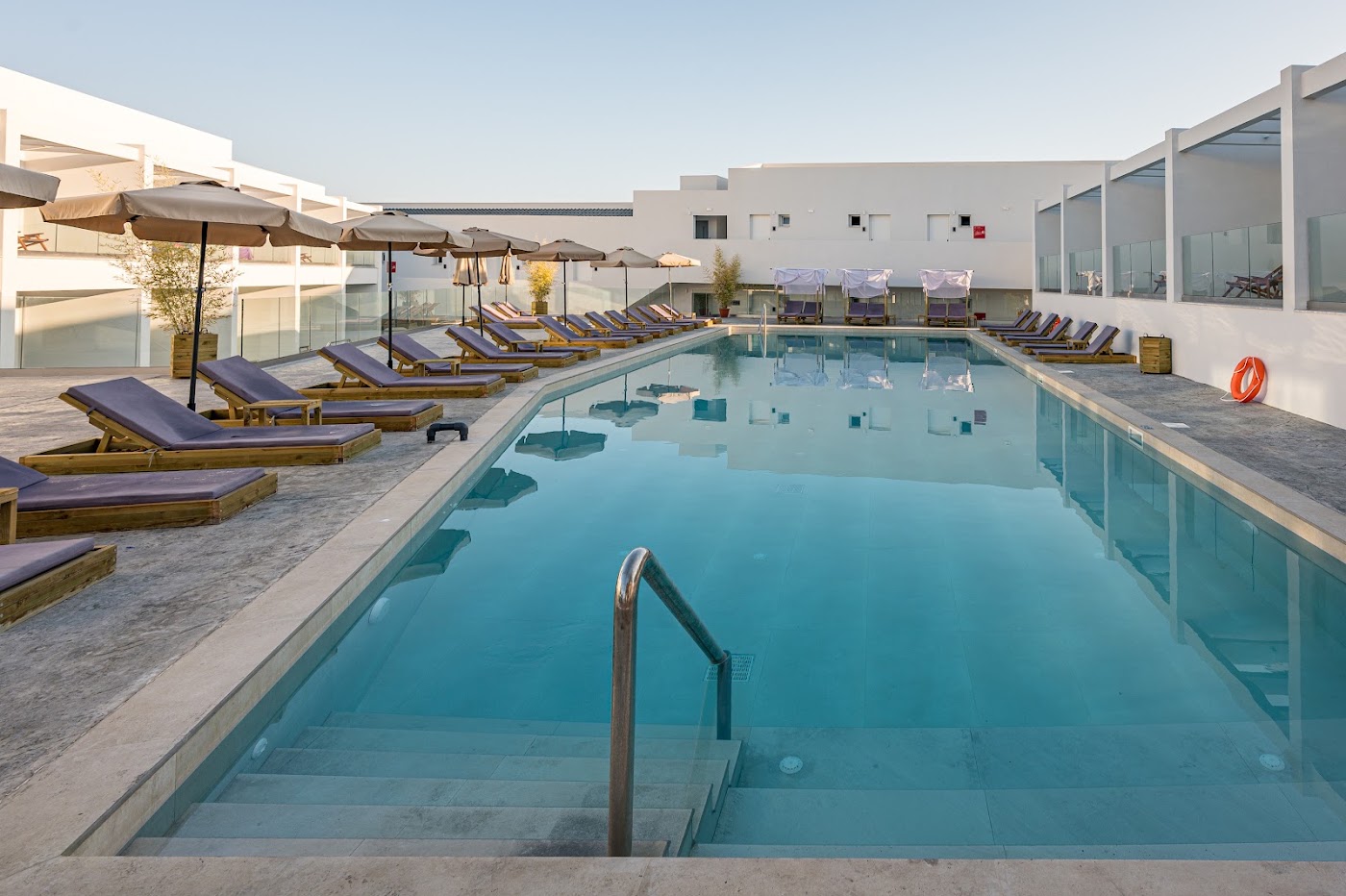Mirage Bleu Hotel, dog-friendly hotel, photo 4