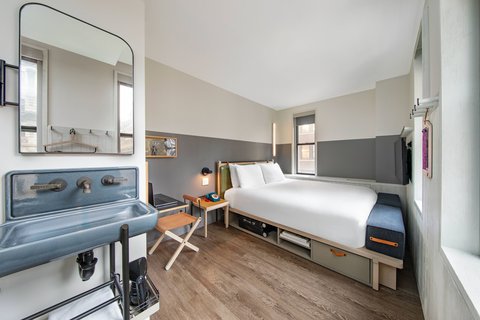 Moxy NYC Times Square, dog-friendly hotel, photo 3