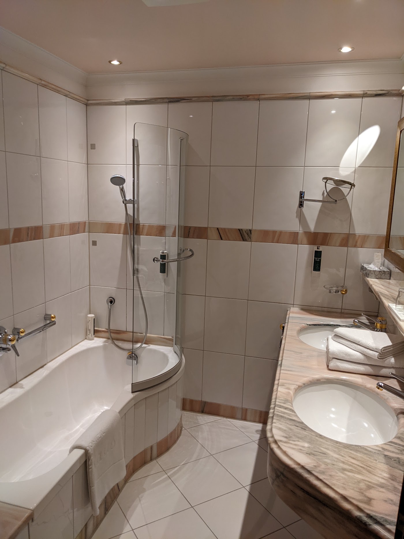 Neuhaus Zillertal Resort, dog-friendly hotel, photo 5