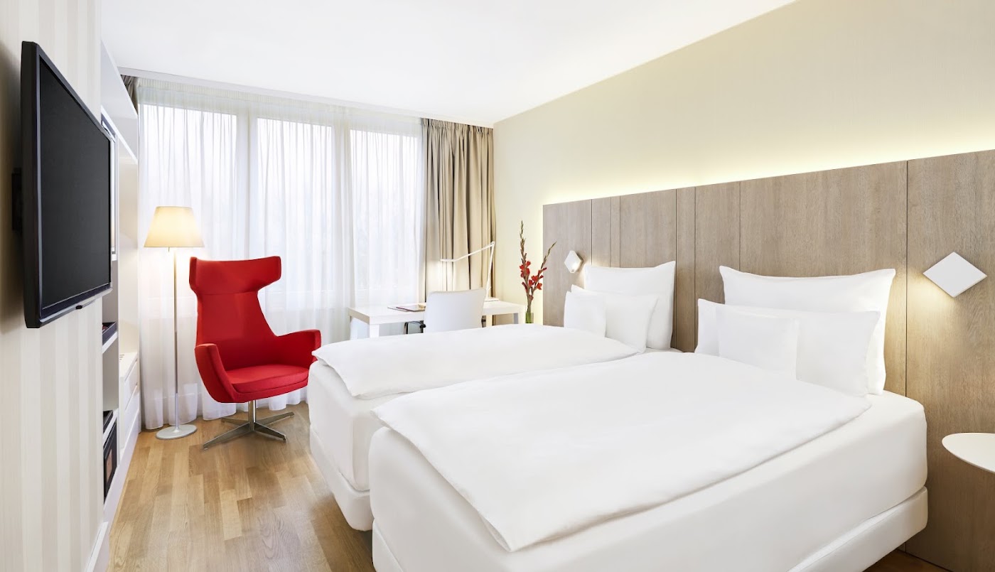 NH Collection Hamburg City, dog-friendly hotel, photo 3