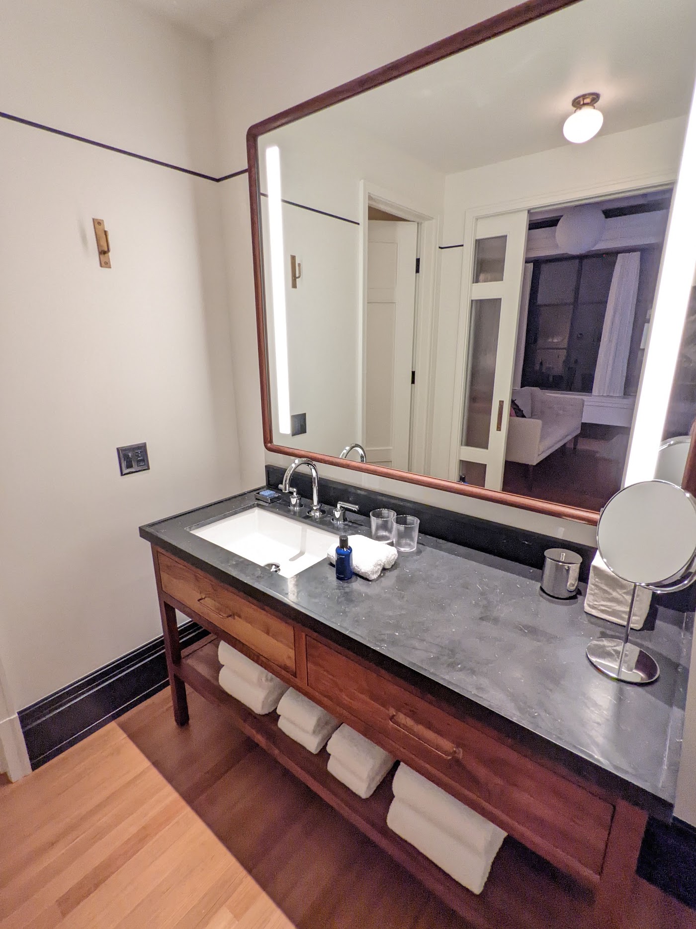 Nine Orchard, dog-friendly hotel, photo 4